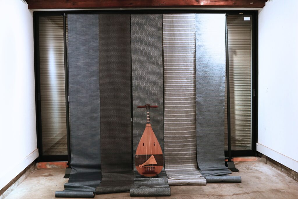 盛典による平家物語「生食」「宇治川」「二度魁」を題材としたインスタレーション作品アーカイブ。