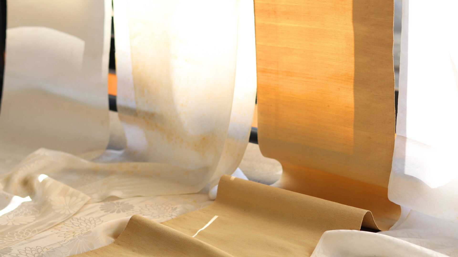 AZUMANOTABIJI26｜SAKAI-05LIGHT インスタレーションノート。インスタレーションを背景に平家物語巻十の「海道下」「千寿」の平曲を語ります。